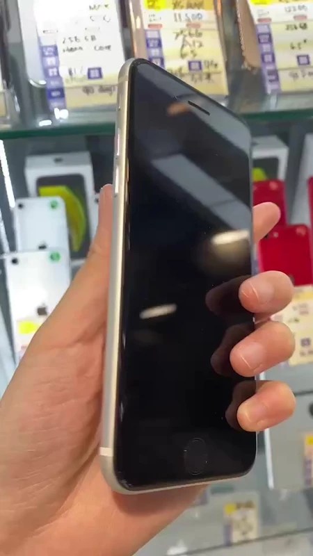 Apple iPhone SE2 4個購買理由 適合預算有限的學生與上班族 免運+90天保固 立即到門市試機