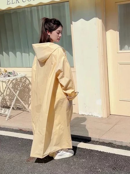 機車雨衣推薦｜5大防水機能解析！機車通勤族必看的一件式時尚雨衣選購攻略